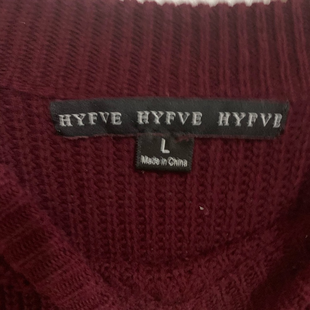 Red sweater - Picture 2 of 3